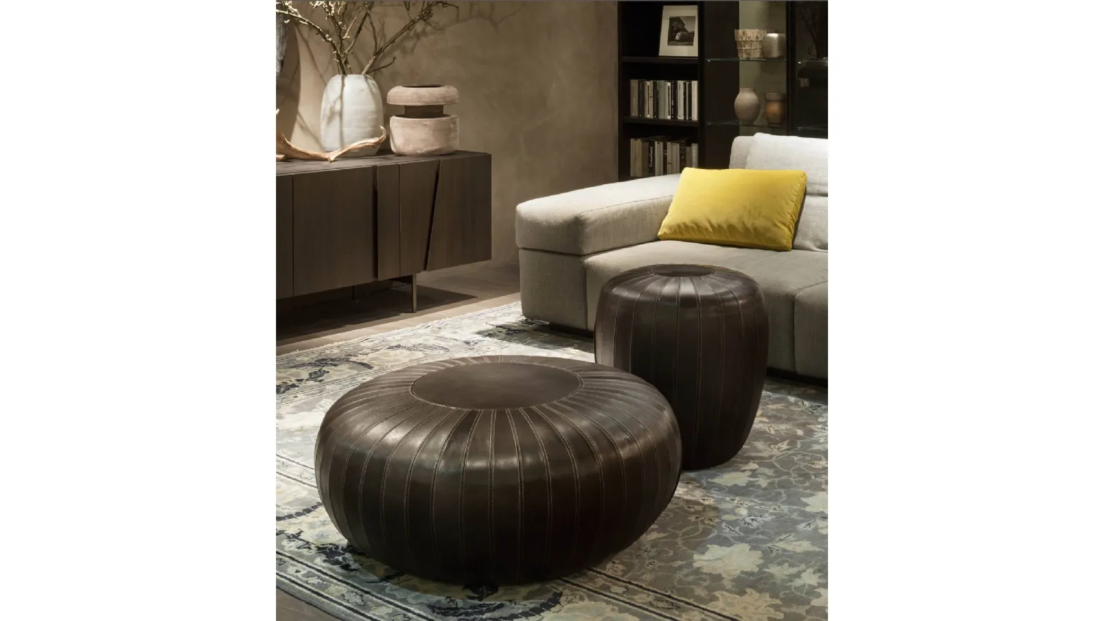 Pouf in pelle Tod di Lema