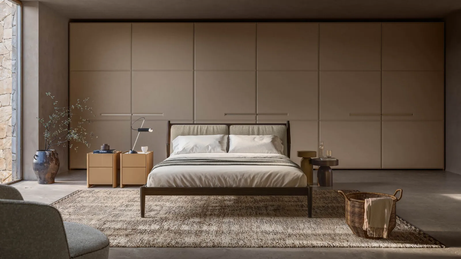 Letto in cuoio e legno Maddox di Lema