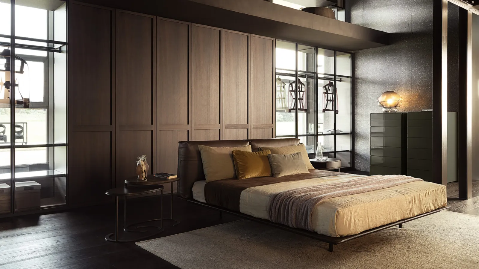 Letto matrimoniale in pelle con testiera Mynight di Lema