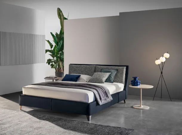 Letto con testiera in pelle e tessuto Attico di Twils