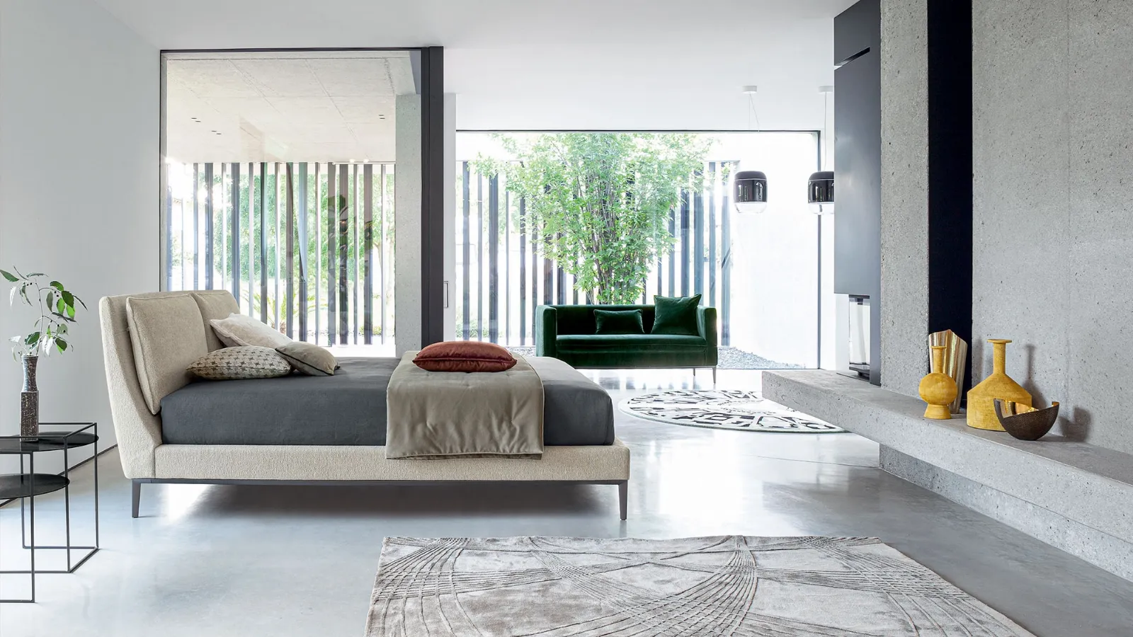 Letto con testiera in pelle e tessuto Attico di Twils