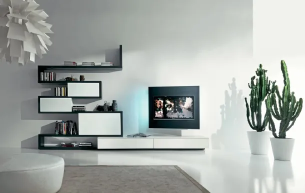 Parete Attrezzata Side 09 in finitura rovere vivo laccato nero e laccato inverno opaco con ante scorrevoli in vetro satinato laccato inverno di Fimar