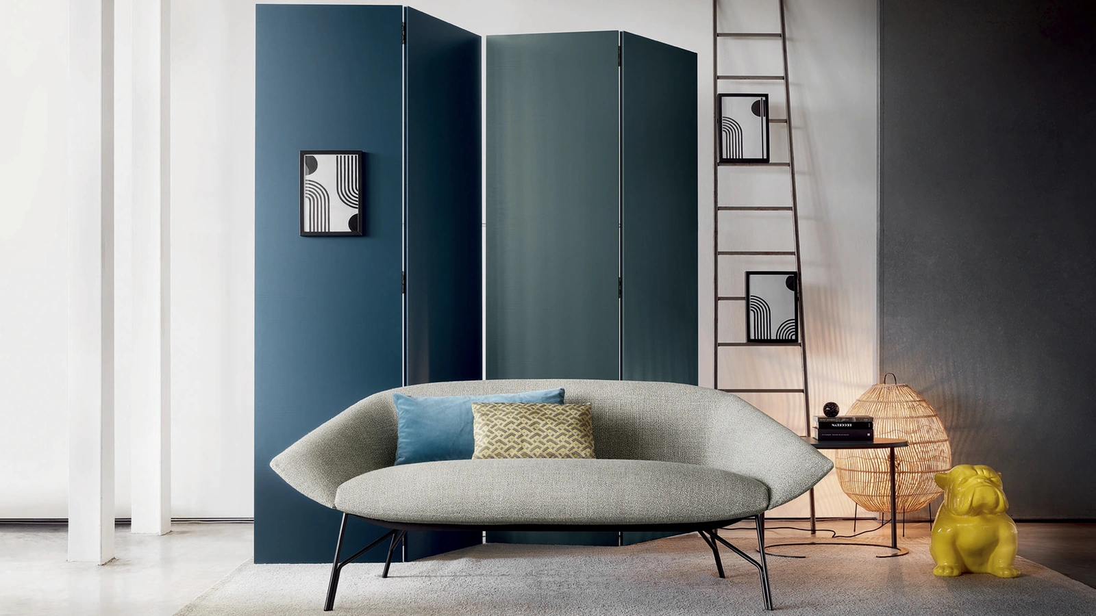 Divano di design lineare in tessuto Lennox di Lema