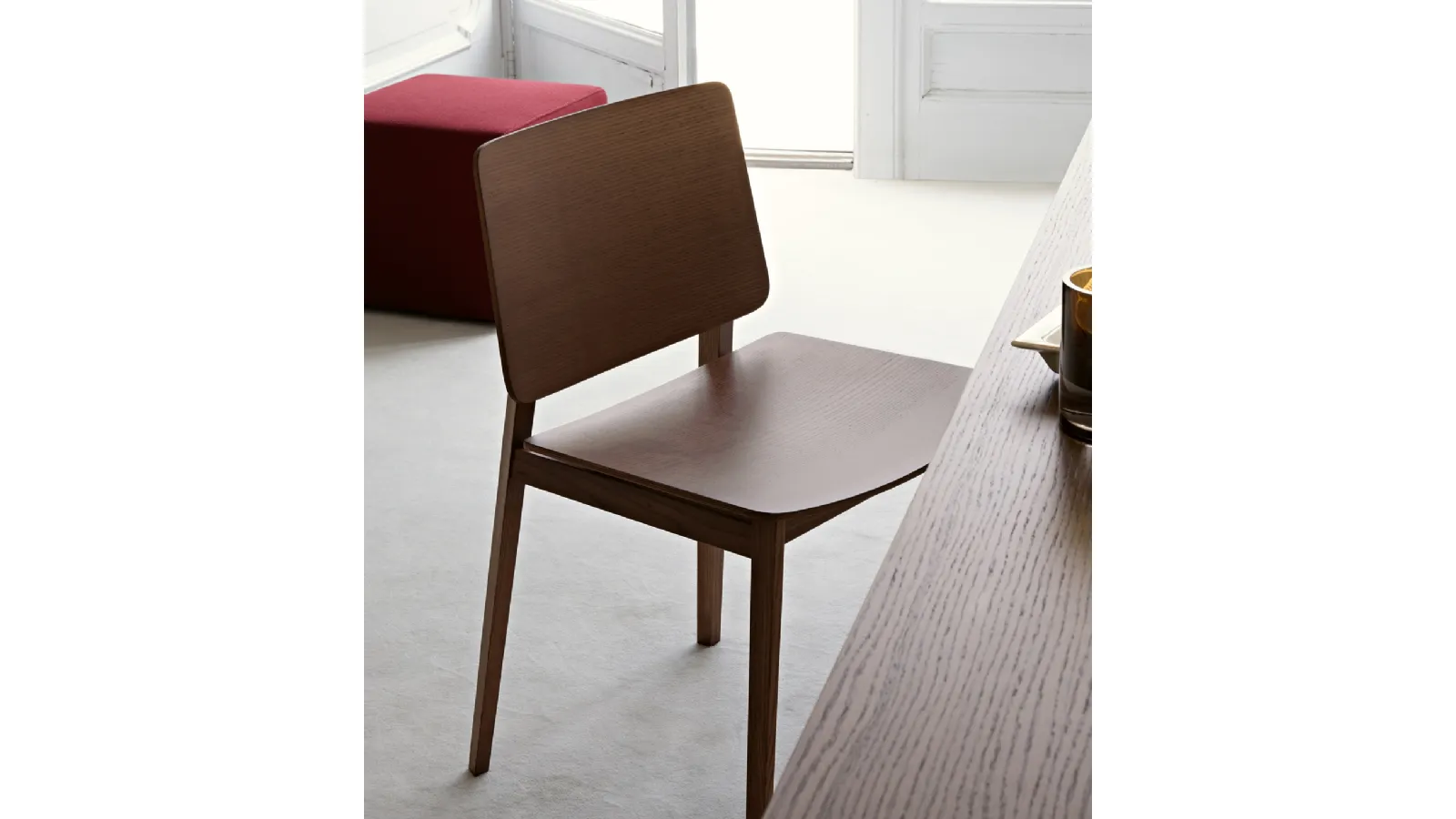 Sedia in legno di frassino Hati di Lema