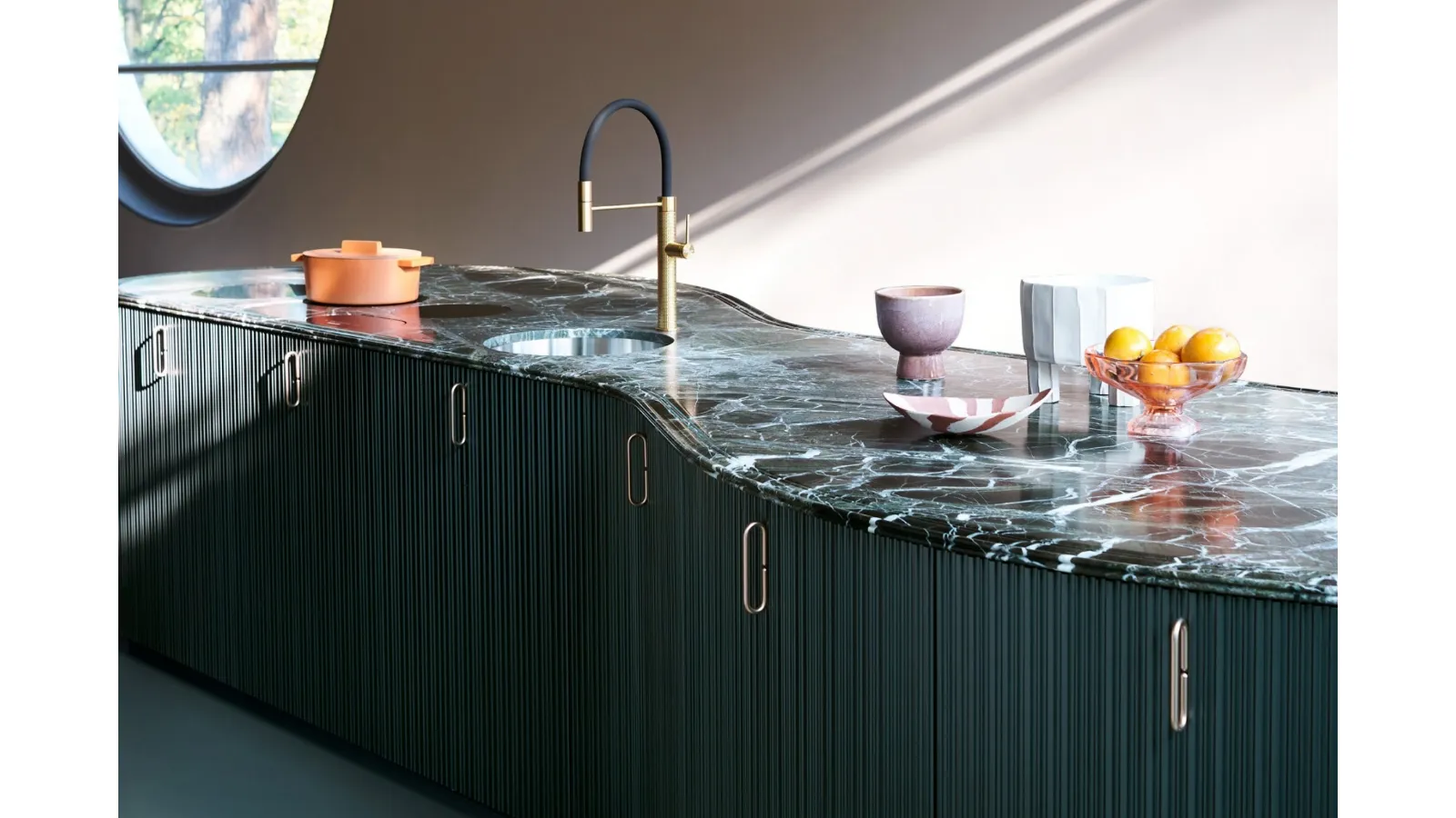 Cucina Design a isola Tangram Geometric smoothness di Cesar