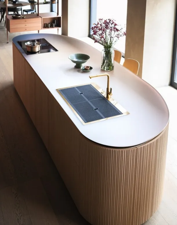 Cucina Design a isola Tangram Bending Brightness di Cesar