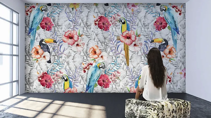 Carta da parati vinilica con fiori, pappagalli e tucani Rio Grande di Instabilelab