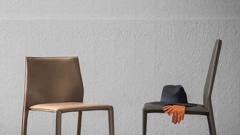 Sedia Corium in cuoio di  Alf Da Frè