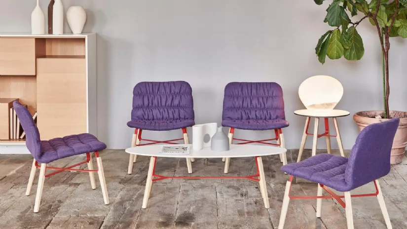 Sedia lounge in tessuto con gambe in legno e acciaio verniciato Liù AT ML TS2 di Midj