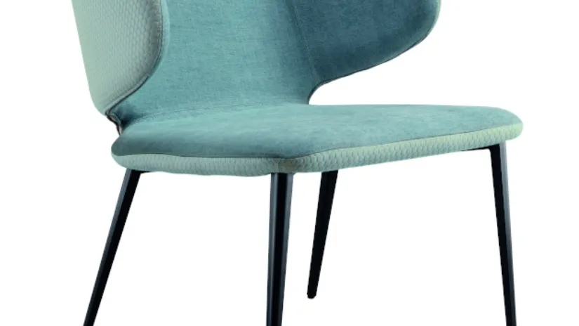 Sedia lounge in tessuto con gambe in metallo verniciato Wrap AP M TS di Midj