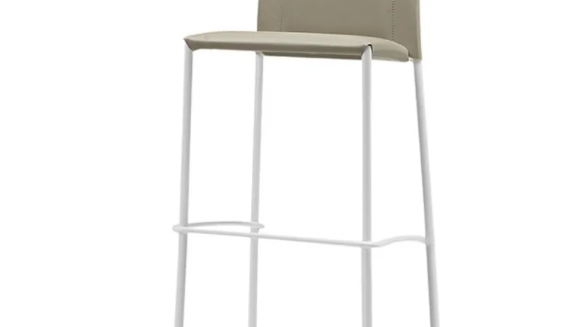 Sgabello in cuoio con struttura in metallo verniciato Silvy M CU di Midj